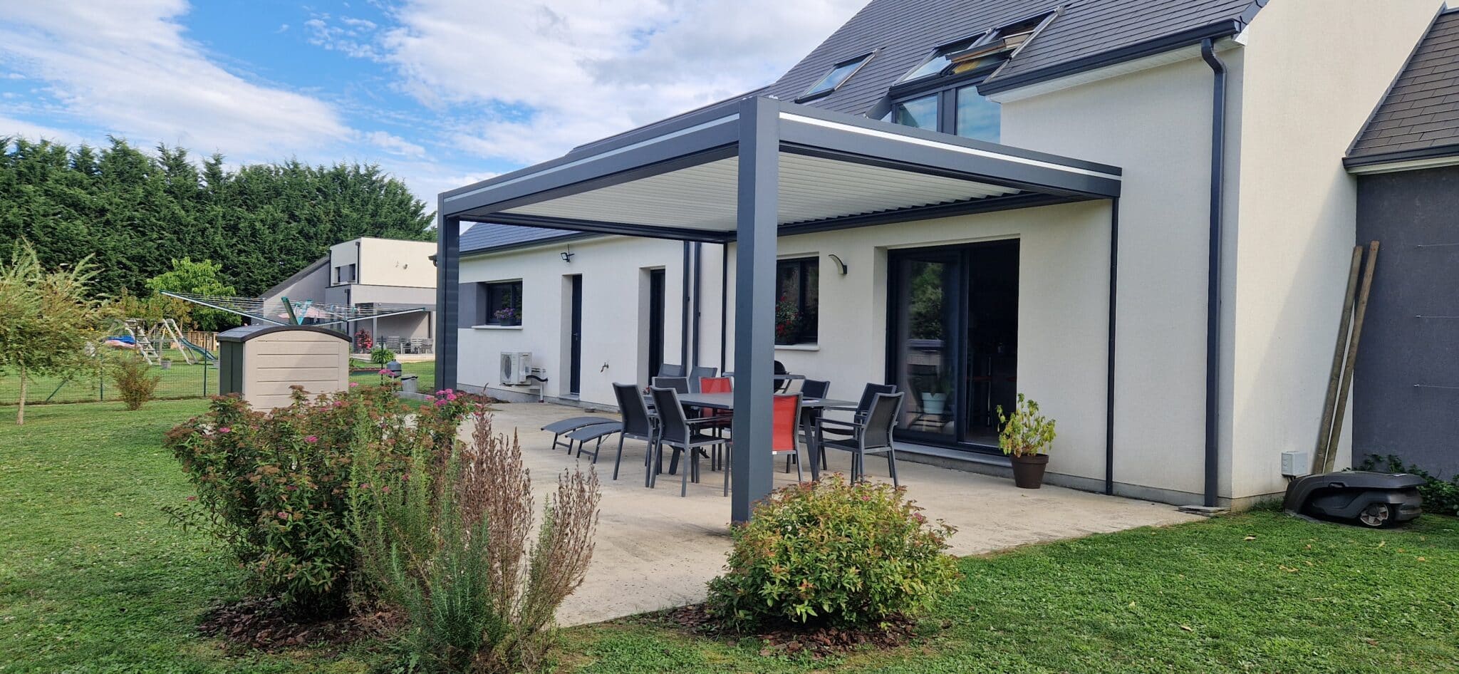 pergola-adossée-bioclimatique