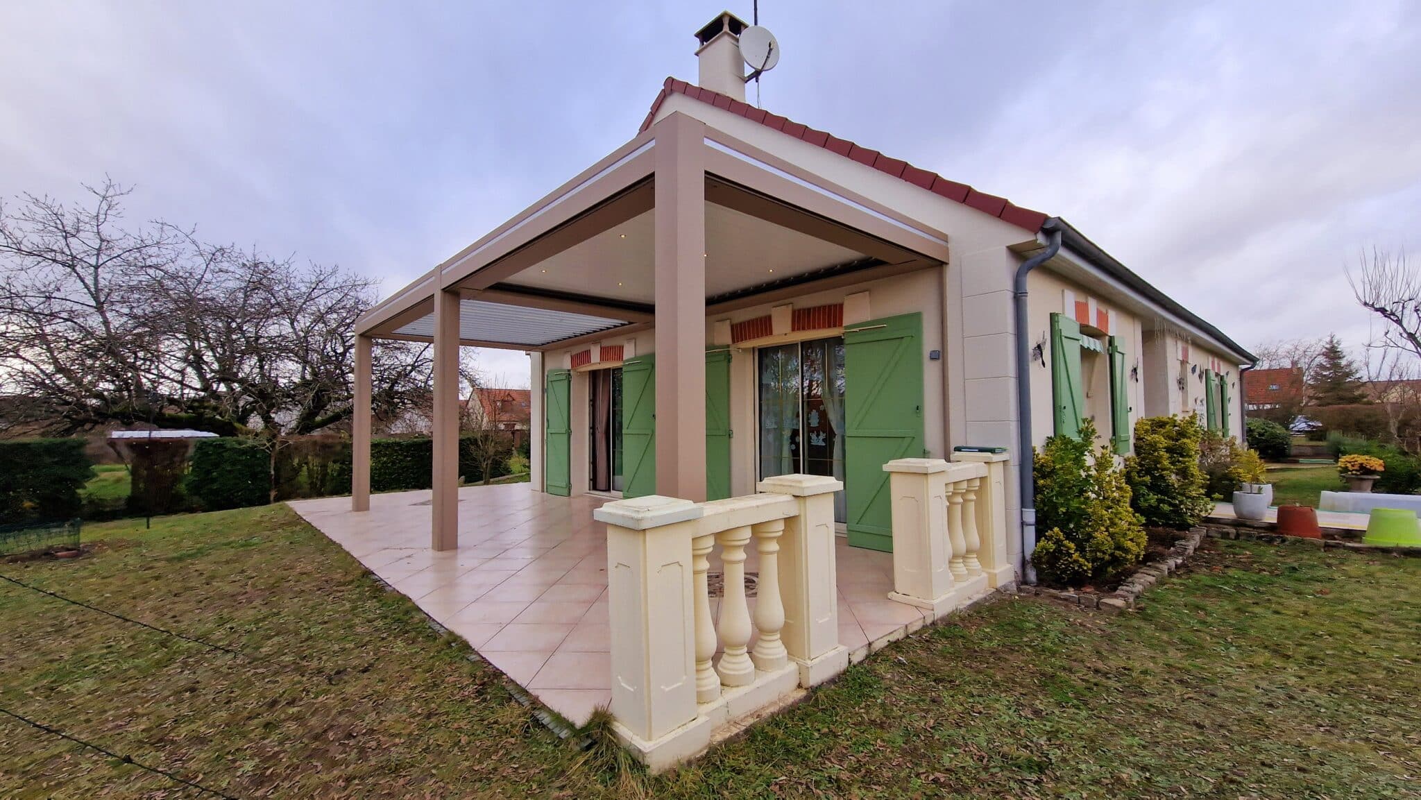 pergola-adossee-eclairage-led