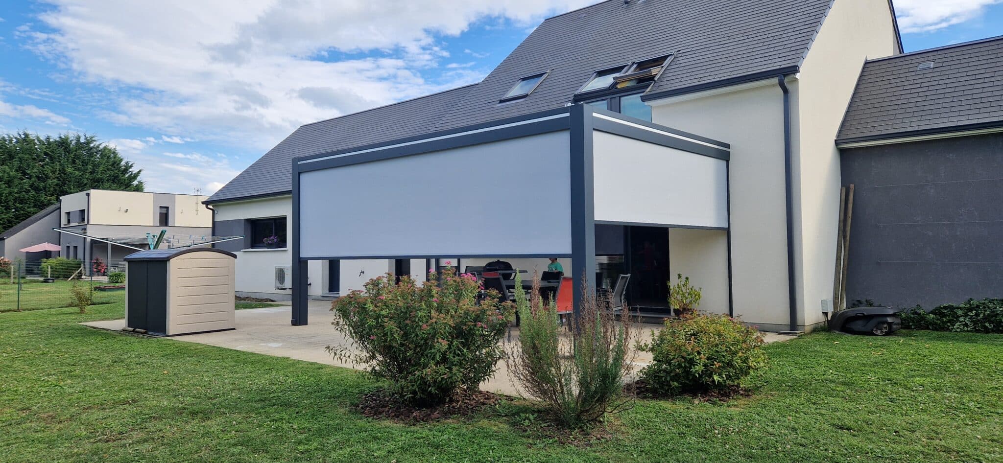 pergola-adossee-stores-retractables