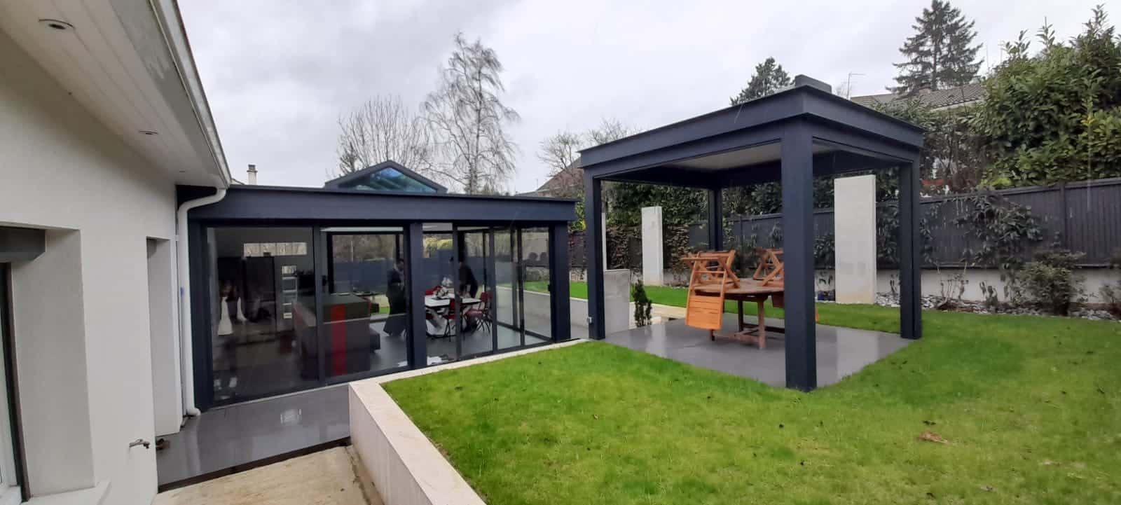 pergola-autoportée-lames-orientables
