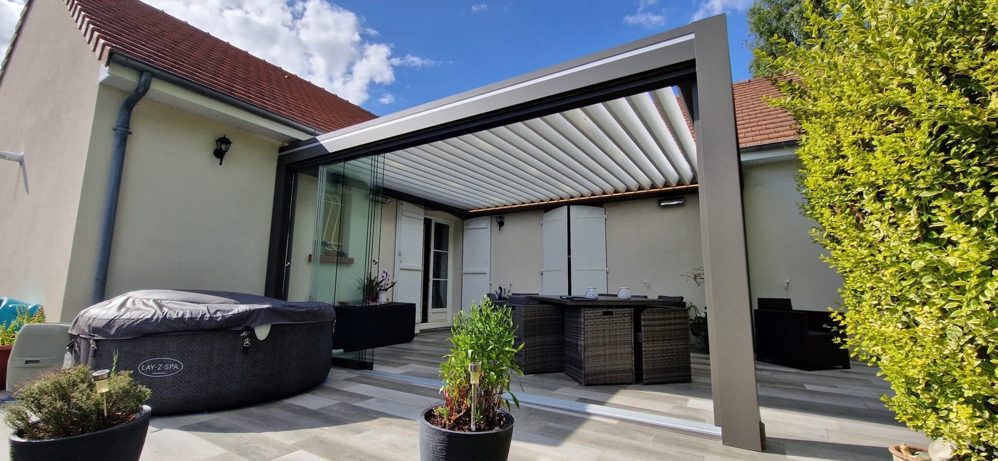 pergola-vitrage-latéral-retractable